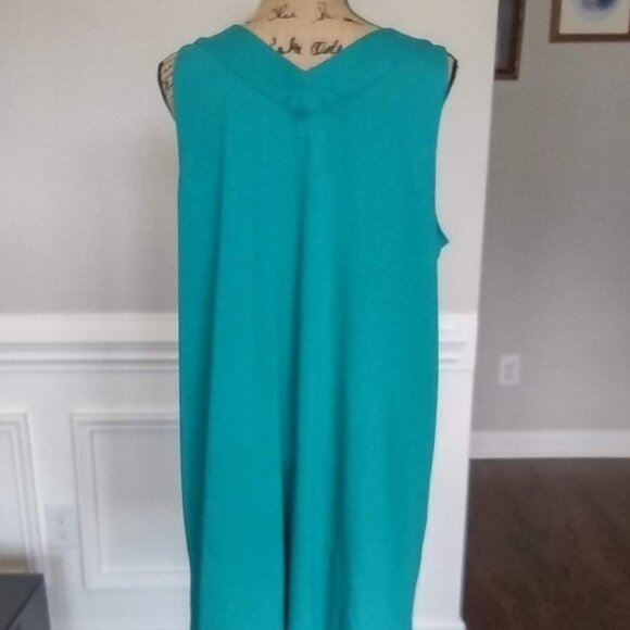 Roman's Green, sleeveless tank top, 1X, 35" long, 60% cotton, 40% polyester - Picture 3 of 10